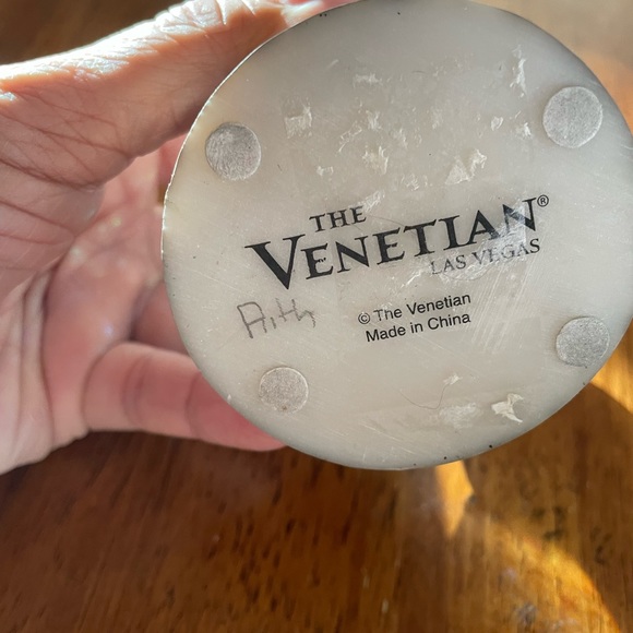 Snow globe - Picture 2 of 2